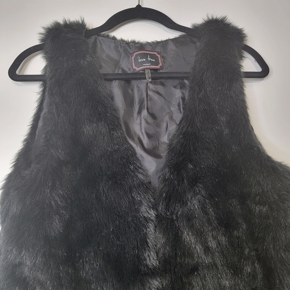 LOVE Tree Faux Fur Cozy Black Vest Women's Soft size Midium - Picture 5 of 11